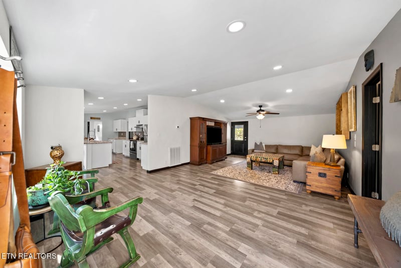 247 Willow Dr, Kingston, TN 37763