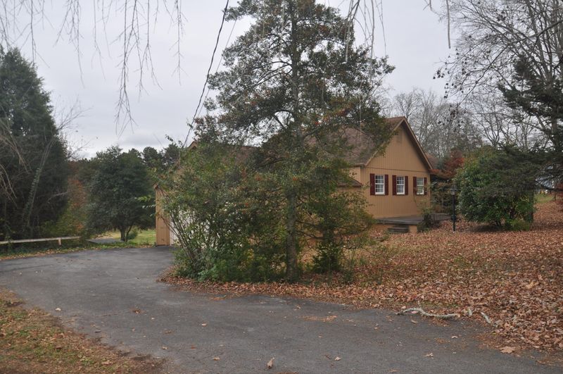 2471 Topside Rd, Louisville, TN 37777