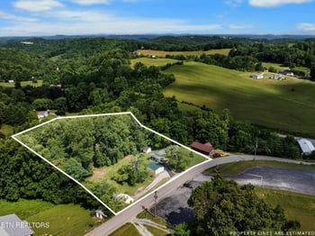 2473 Long Hollow Rd, Lafollette, TN 37766