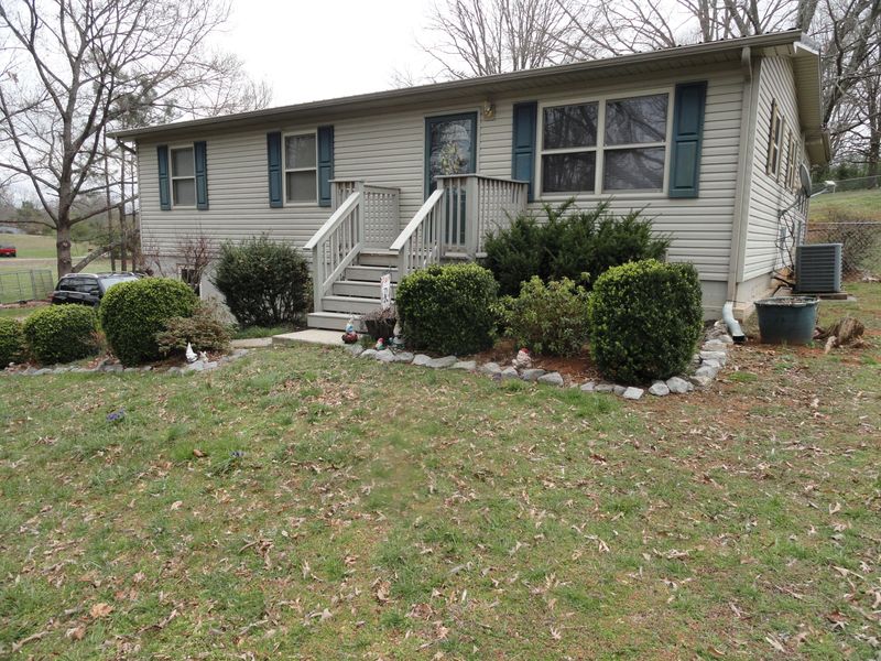 2473 Lynnwood Dr, Greenback, TN 37742