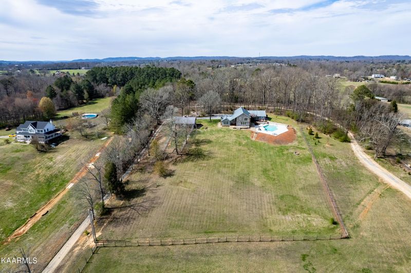 2478 Ellejoy Rd, Walland, TN 37886