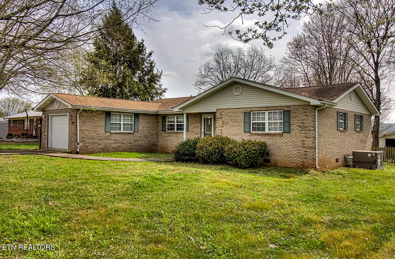 248 Ridgecrest Dr, Madisonville, TN 37354