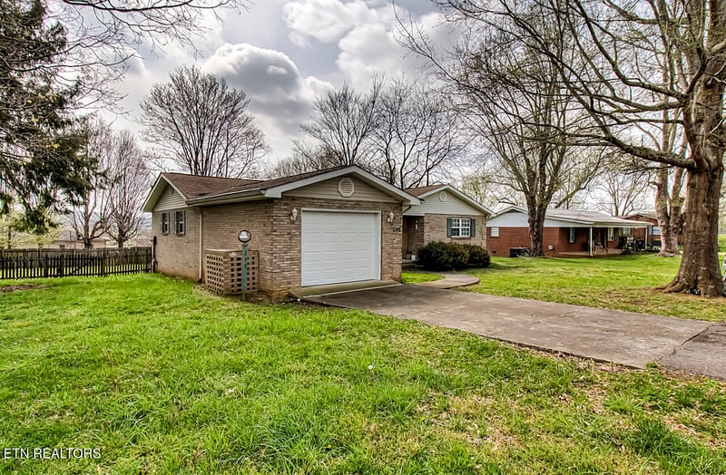 248 Ridgecrest Dr, Madisonville, TN 37354