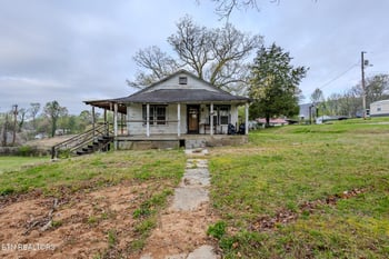 248 Woody Ave, Harriman, TN 37748