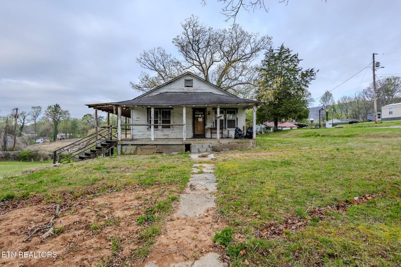 248 Woody Ave, Harriman, TN 37748