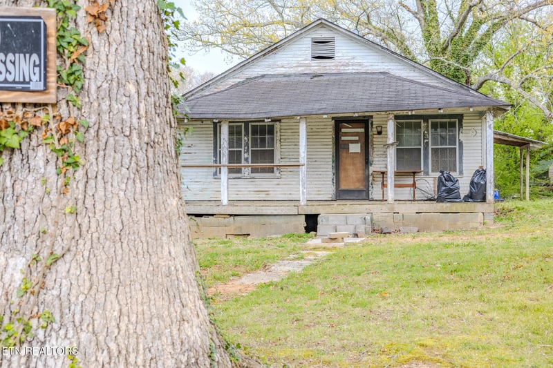 248 Woody Ave, Harriman, TN 37748