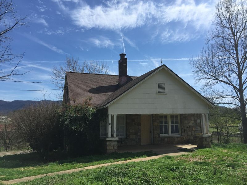 2481 Ellejoy Rd, Walland, TN 37886