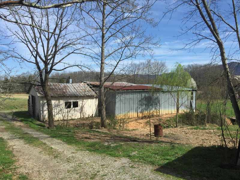 2481 Ellejoy Rd, Walland, TN 37886