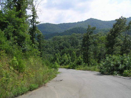 2481 Happy Hollow Rd, Sevierville, TN 37862