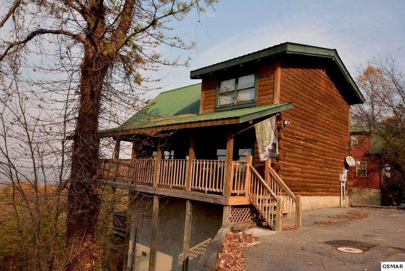 2484 Black Bear Ridge Way, Sevierville, TN 37862
