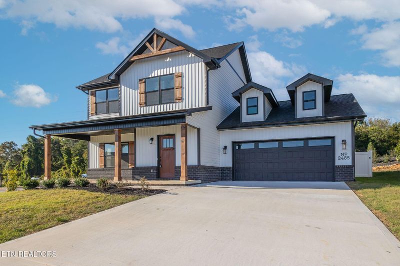 2485 Raging River Dr, Knoxville, TN 37920