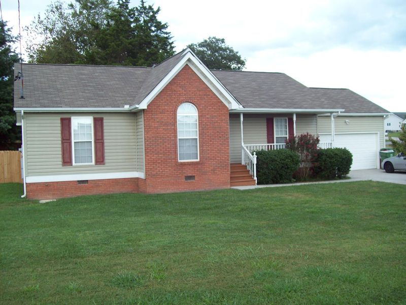 249 Acorn Dr, Corryton, TN 37721
