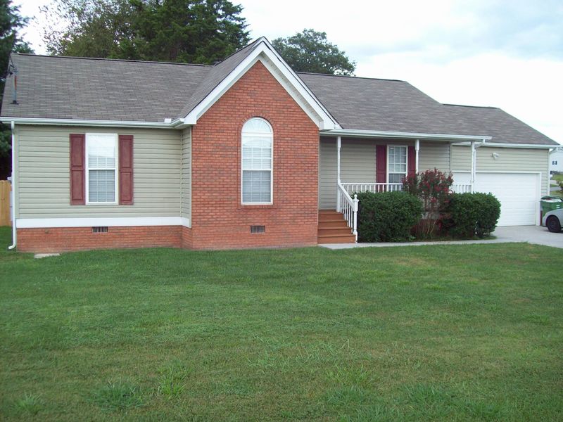 249 Acorn Dr, Corryton, TN 37721