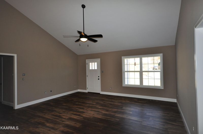 249 Covenant Ln, Maynardville, TN 37807
