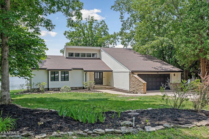 249 Lakeside Dr, Crossville, TN 38558