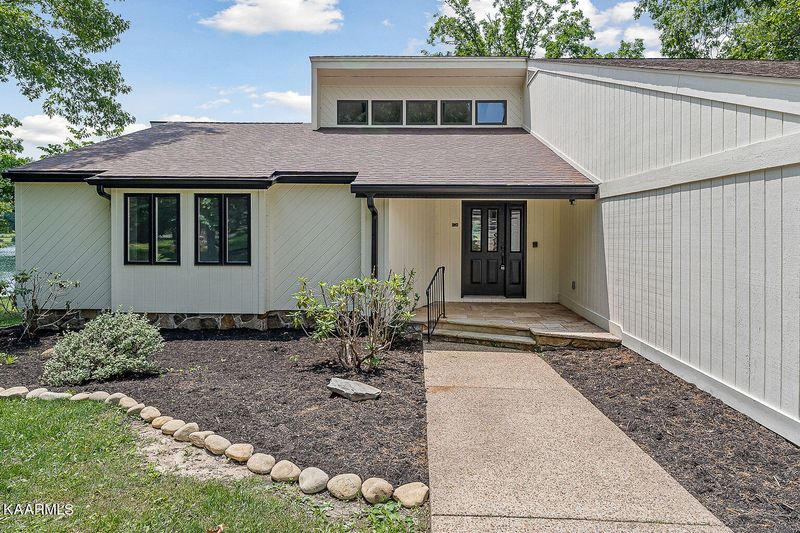 249 Lakeside Dr, Crossville, TN 38558