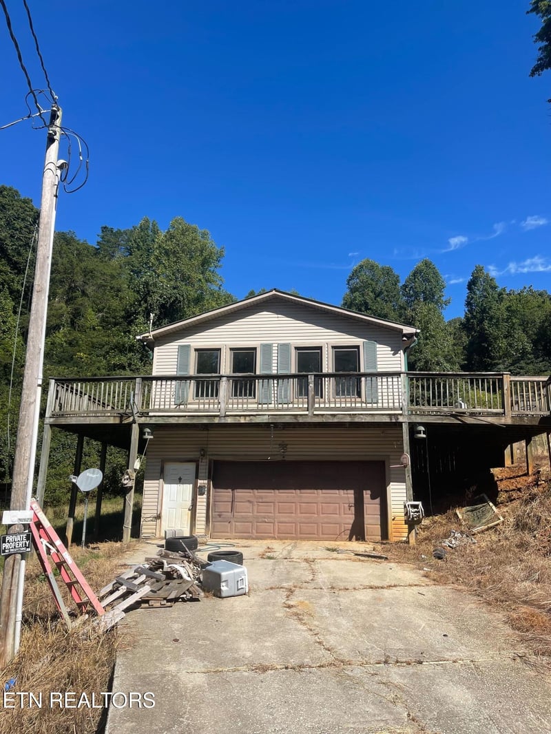 249 N Dark Hollow Rd, Andersonville, TN 37705