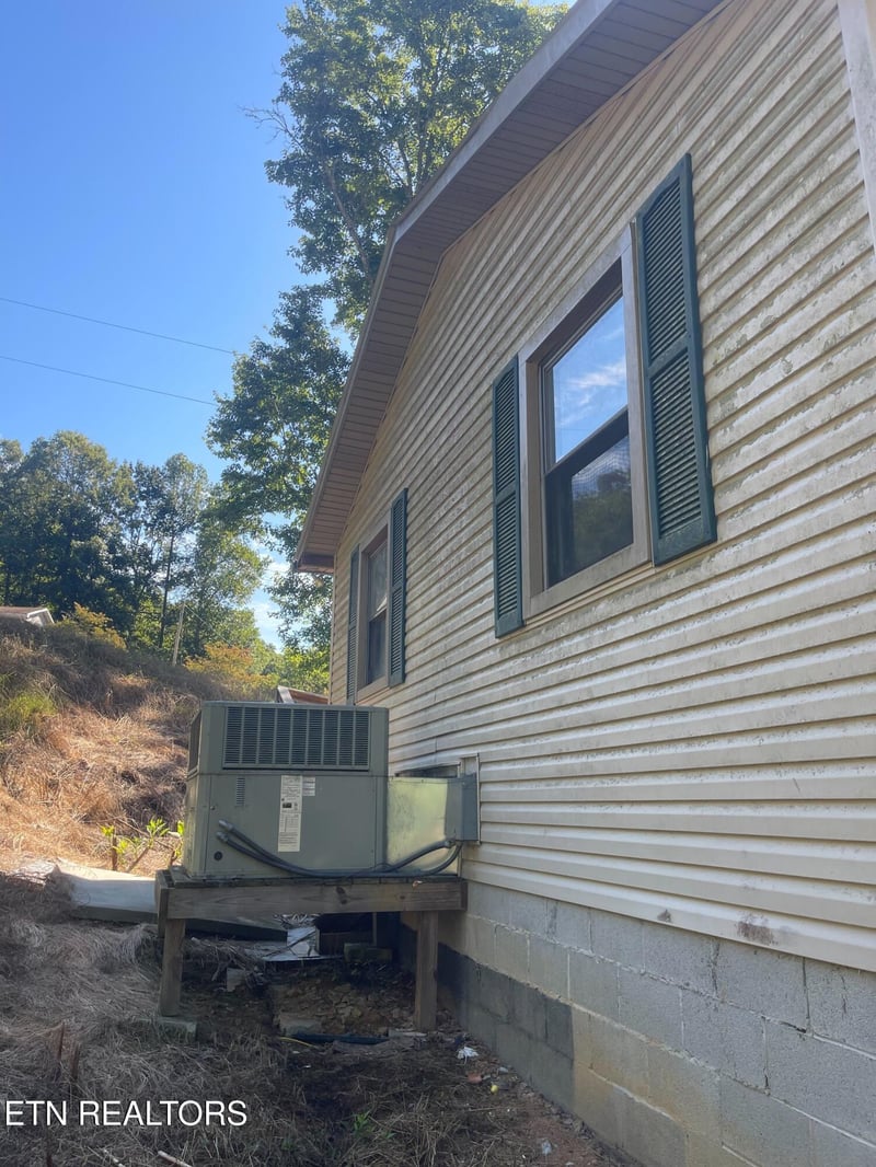 249 N Dark Hollow Rd, Andersonville, TN 37705