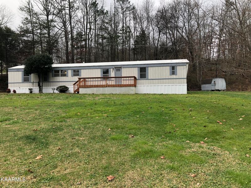 249 Sycamore Dr, Harriman, TN 37748