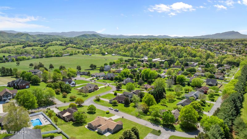 2497 Shaconage Tr, Sevierville, TN 37876