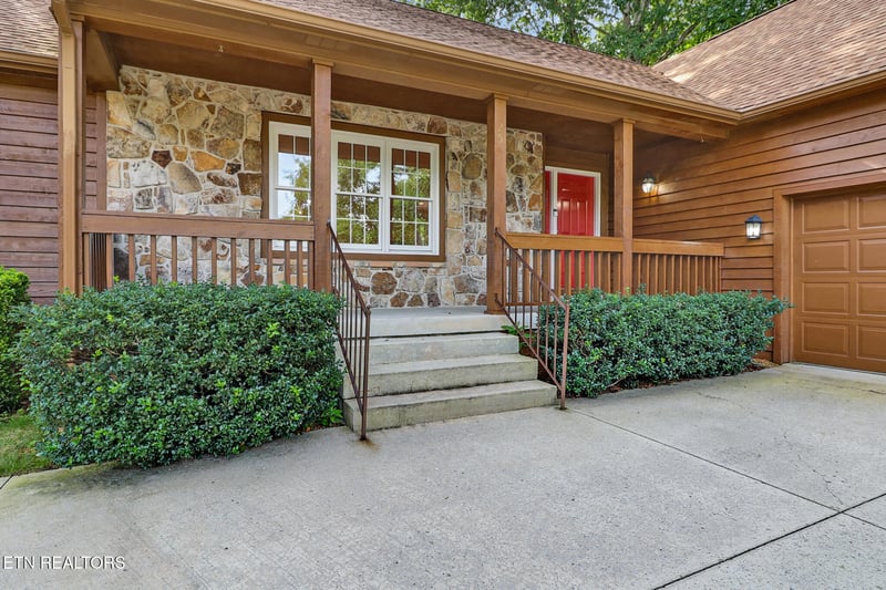 25 Amesbury Ct, Crossville, TN 38558