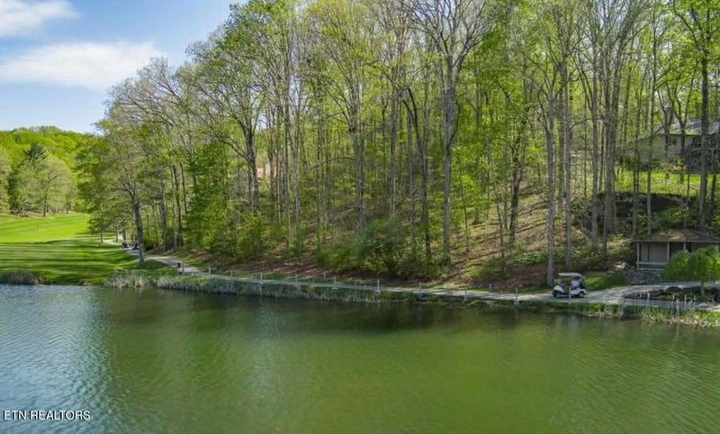 25 Claremont Cir, Crossville, TN 38558