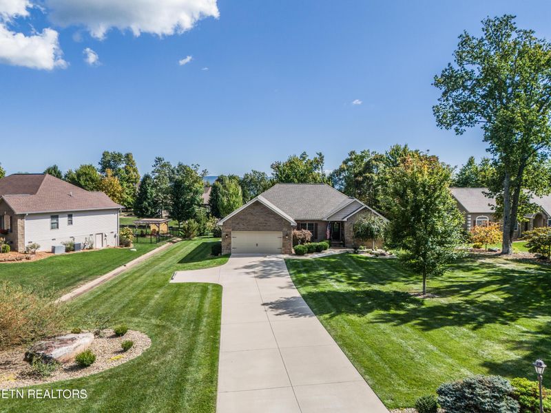 25 Hemlock Ct, Crossville, TN 38558