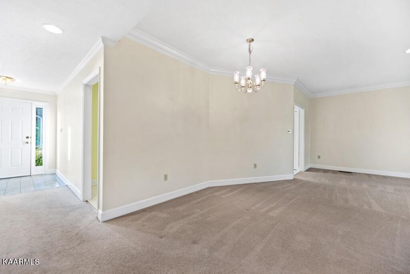 25 Riverview Dr, Oak Ridge, TN 37830