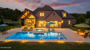 250 Bower Ct, Lenoir City, TN 37772