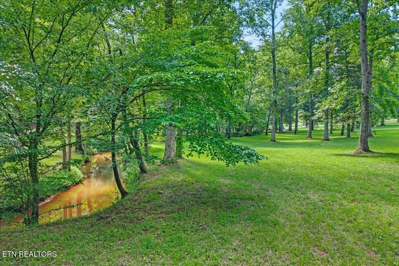 250 Brunner Rd, Sweetwater, TN 37874