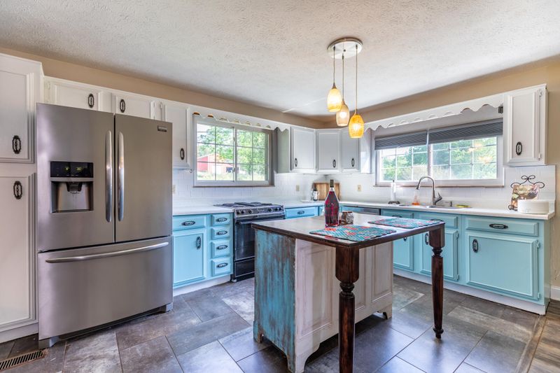 250 Brushy Valley Rd, Clinton, TN 37716