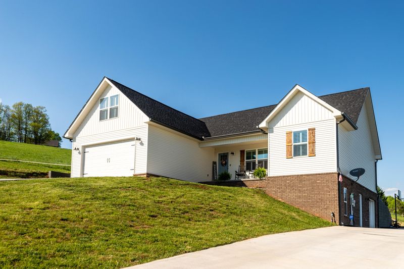 250 Franklin Estates Ln, Greenback, TN 37742