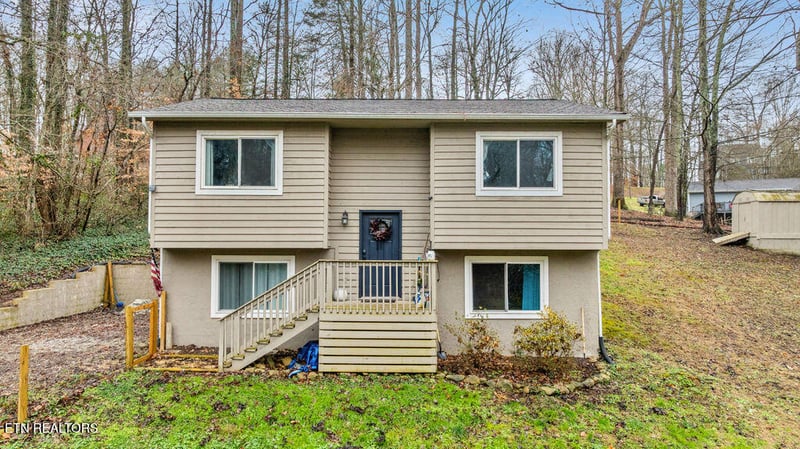 250 Mcdeerman Rd, Jacksboro, TN 37757
