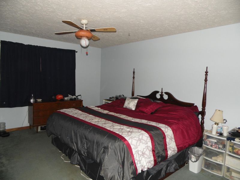 250 Mcderrman Rd, Jacksboro, TN 37757