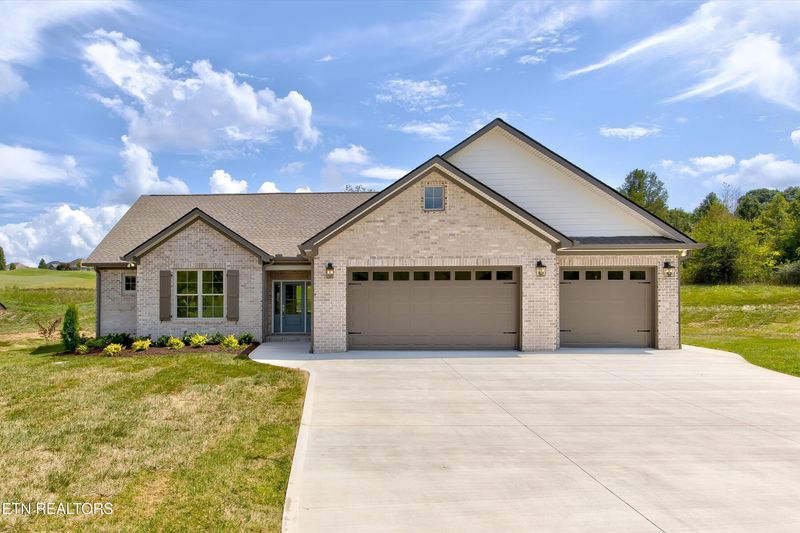 250 Walelu Tr, Vonore, TN 37885