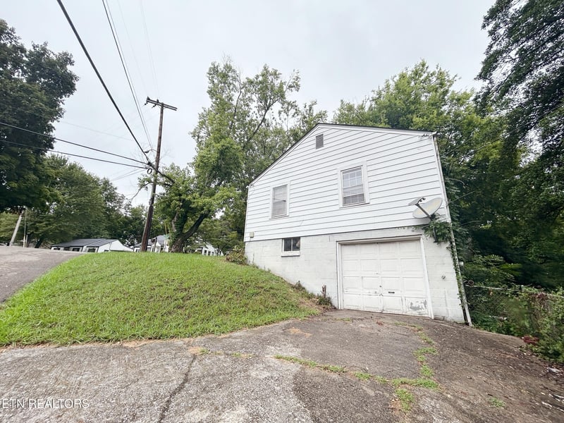 2500 Brice St, Knoxville, TN 37917