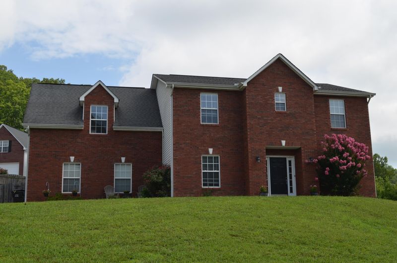 2500 Forest Valley Ln, Knoxville, TN 37931