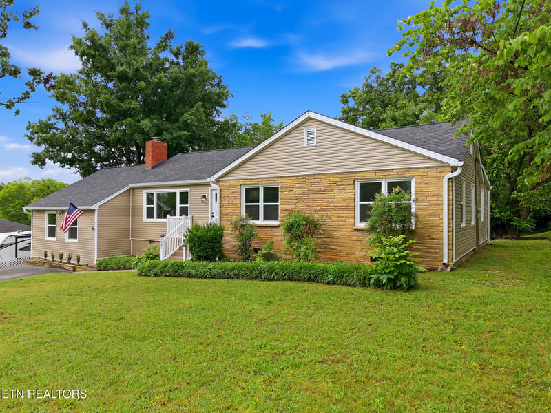 2501 Pleasant View Rd, Knoxville, TN 37914