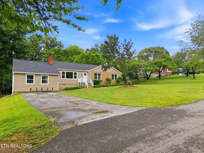 2501 Pleasant View Rd, Knoxville, TN 37914