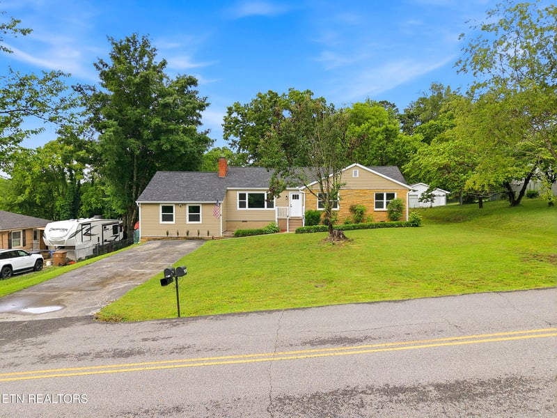 2501 Pleasant View Rd, Knoxville, TN 37914
