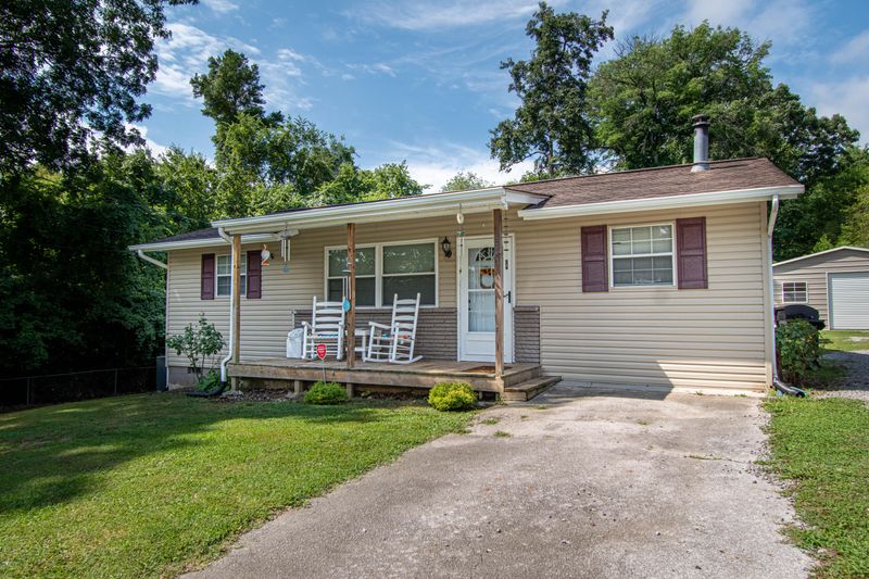 2501 Spring Hill Rd, Knoxville, TN 37914