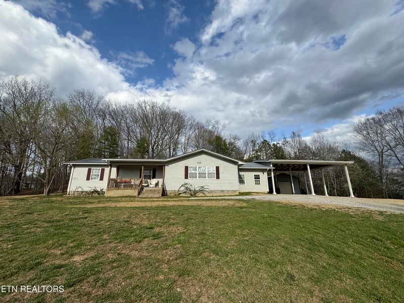 2502 Huntsville Hill Rd, Helenwood, TN 37755