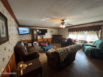 2502 Huntsville Hill Rd, Helenwood, TN 37755
