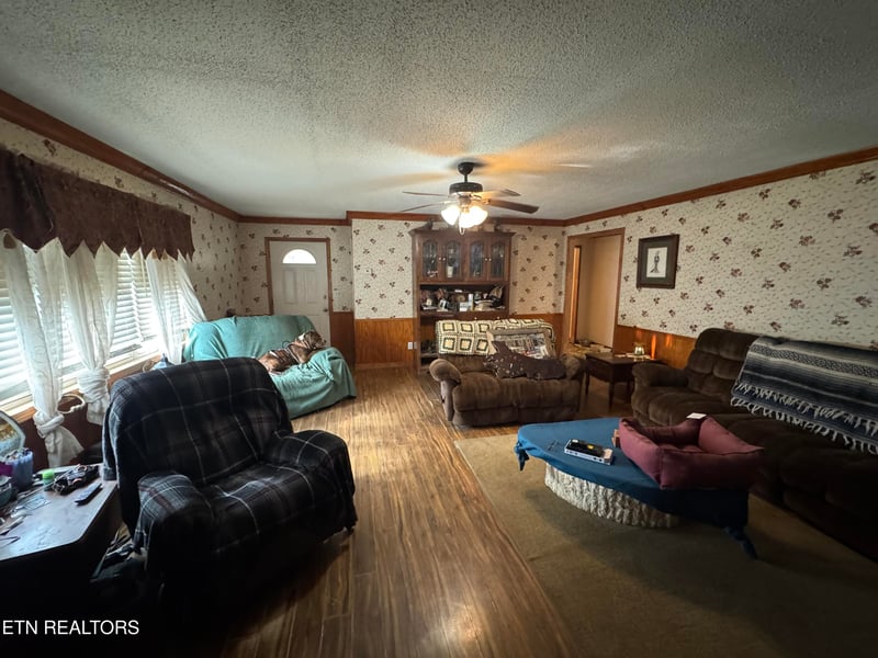 2502 Huntsville Hill Rd, Helenwood, TN 37755