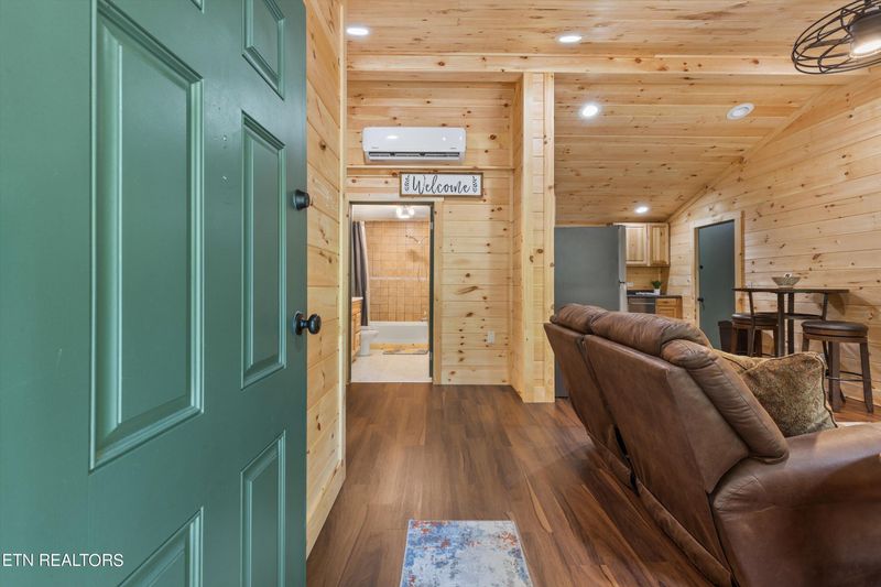 2502 Upper Middle Creek Rd, Sevierville, TN 37876
