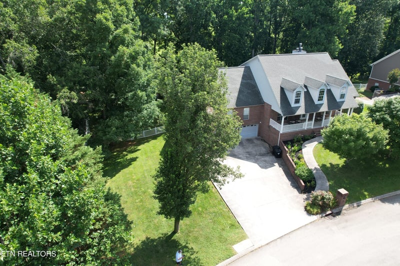 2502 Whisper Creek Dr, Friendsville, TN 37737
