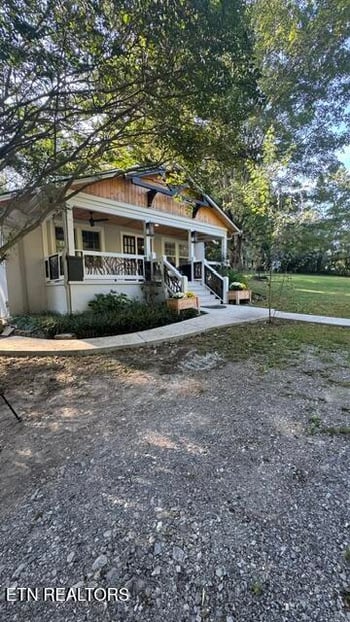 2504 White Wing Rd, Lenoir City, TN 37771