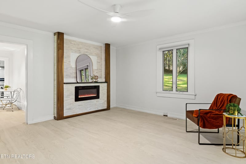 2504 White Wing Rd, Lenoir City, TN 37771