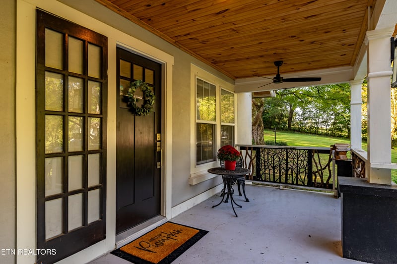 2504 White Wing Rd, Lenoir City, TN 37771