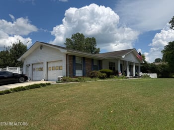 2505 Kenwood Dr, Athens, TN 37303